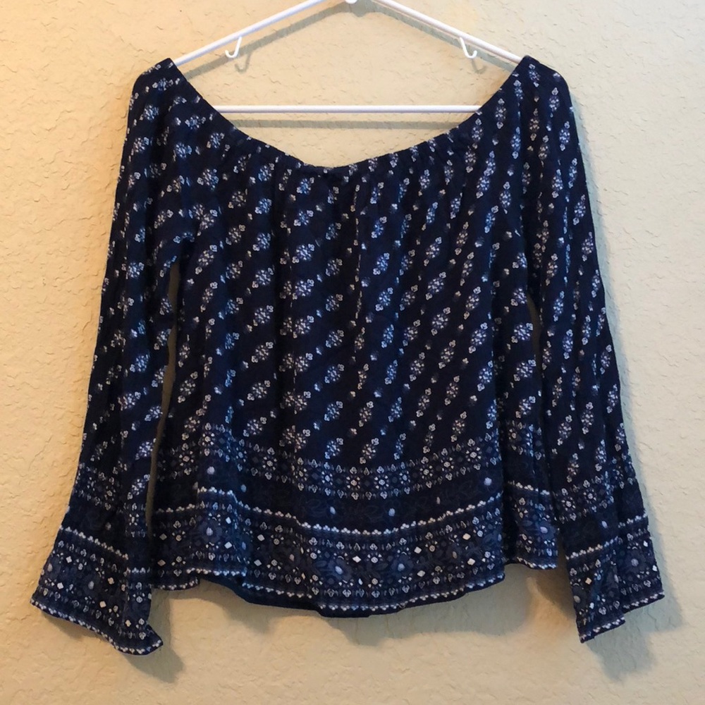 Aéropostale blue floral long sleeve